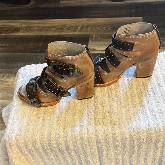 Freebird Brown and Tan Heeled Sandals - Picture 3 of 3